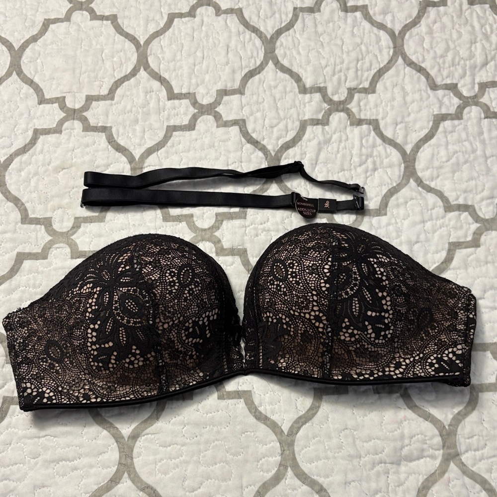 Victoria Secret Bombshell Strapless Bra 38D